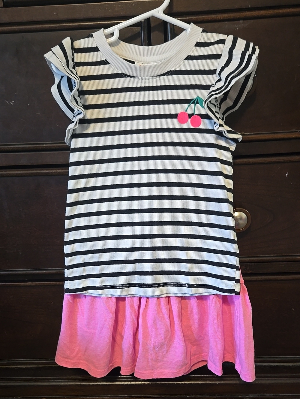 ✨️Girls Size 5 Cherry Top With Matching Skirt✨️